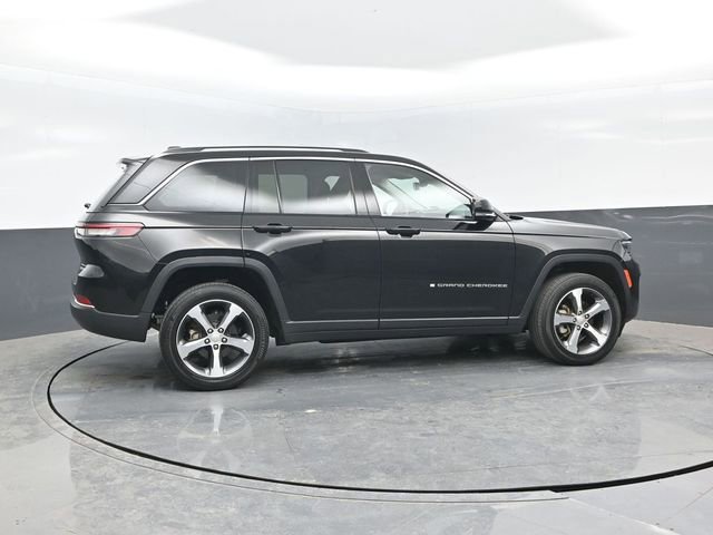 Used 2023 Jeep Grand Cherokee Limited AWD/4WD image 3