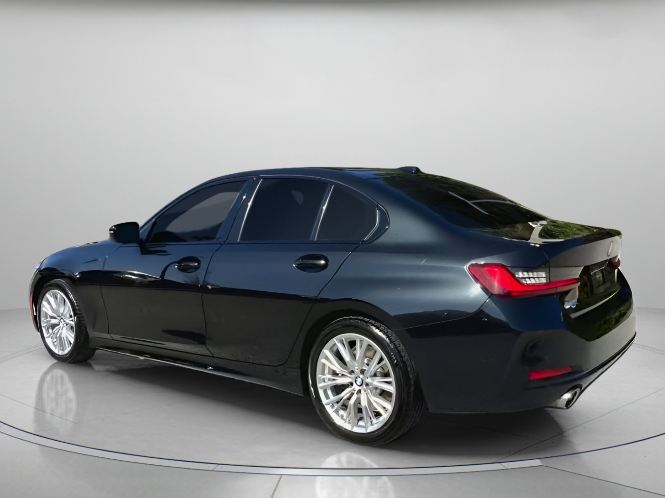 Used 2023 BMW 330i Sedan w/ Driving Assistance Package image 20