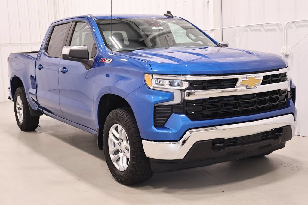 Used 2022 Chevrolet Silverado 1500 LT AWD/4WD image 4