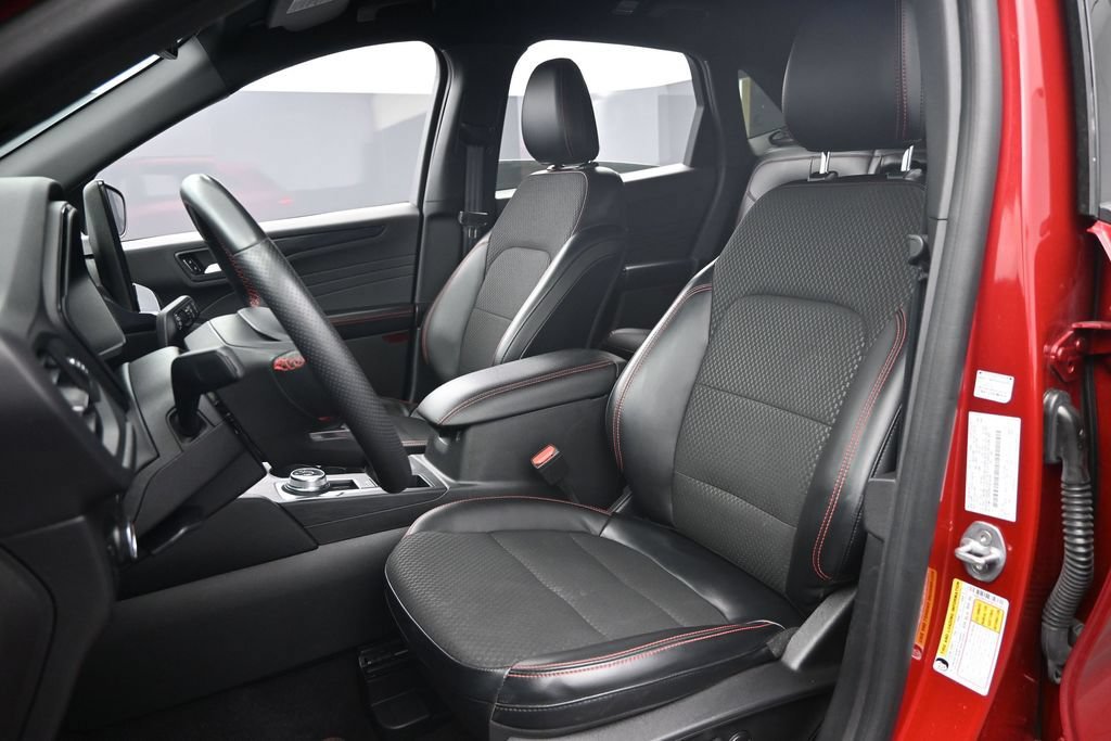 Certified 2023 Ford Escape ST-Line Elite AWD/4WD image 13