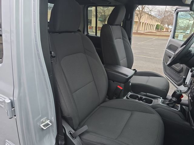 Used 2023 Jeep Gladiator Sport image 25