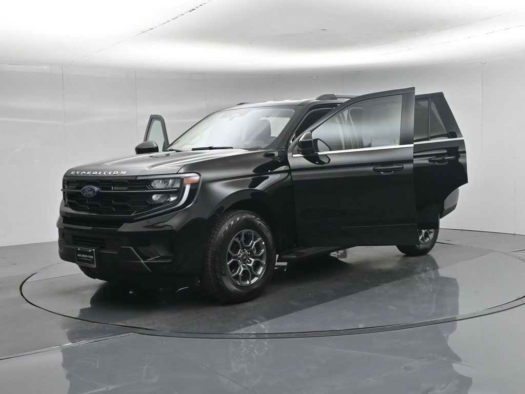 Certified 2025 Ford Expedition Active AWD/4WD image 35