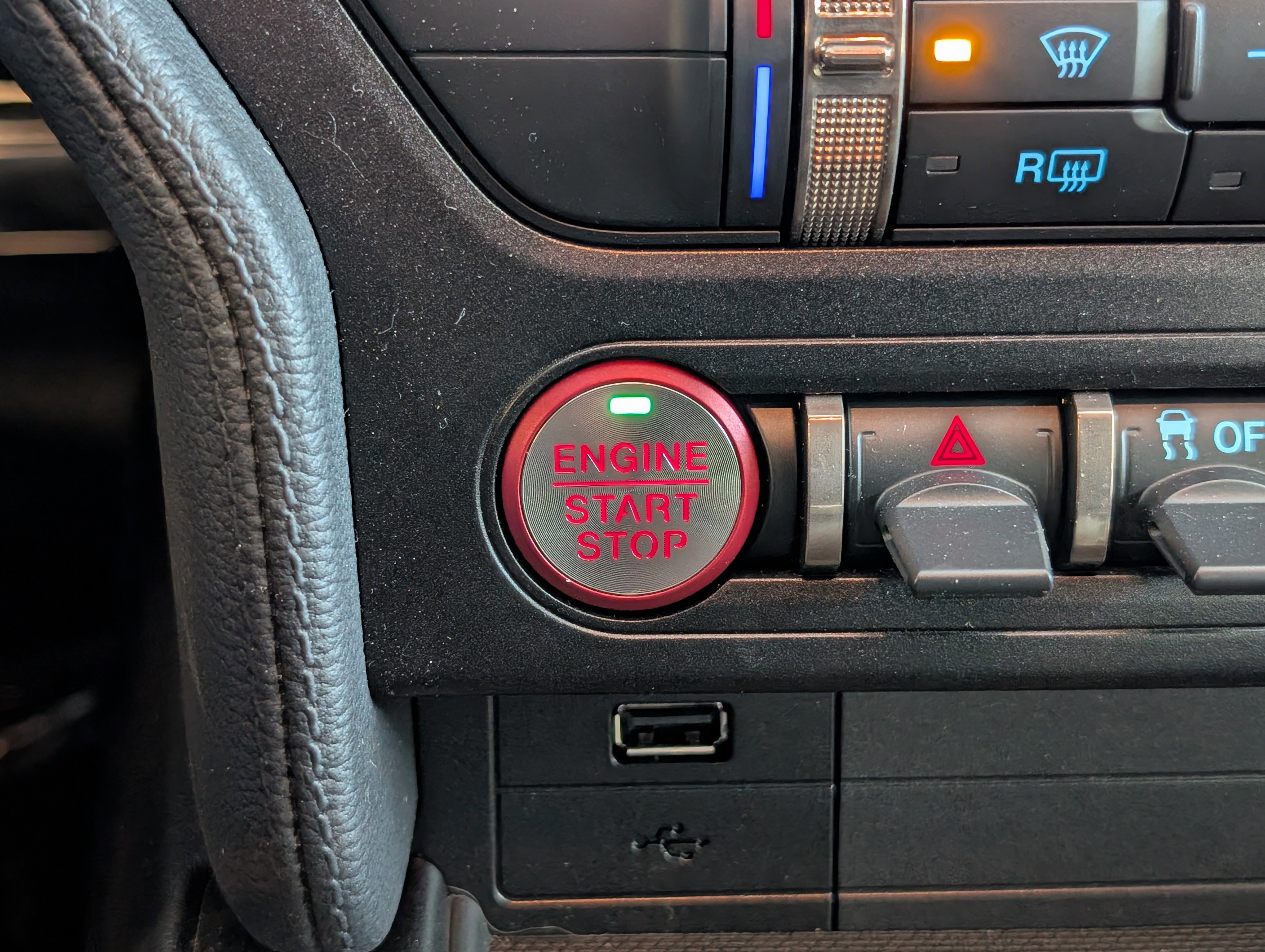 Certified 2022 Ford Mustang Shelby GT500 w/ Carbon Fiber Track Pack image 12