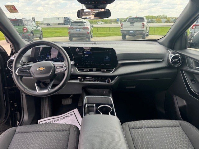 Used 2025 Chevrolet Equinox LT AWD/4WD image 30