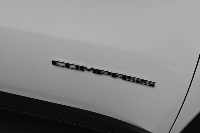 Used 2023 Jeep Compass Latitude AWD/4WD image 28