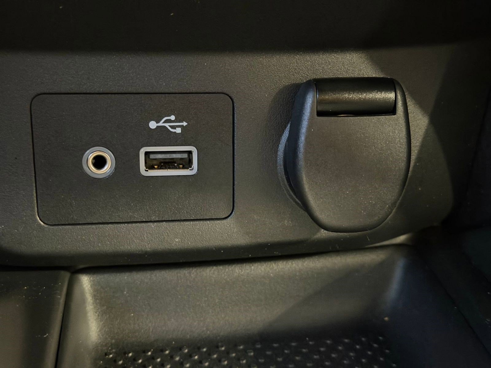 Used 2018 Nissan Rogue SL w/ Premium Package image 28