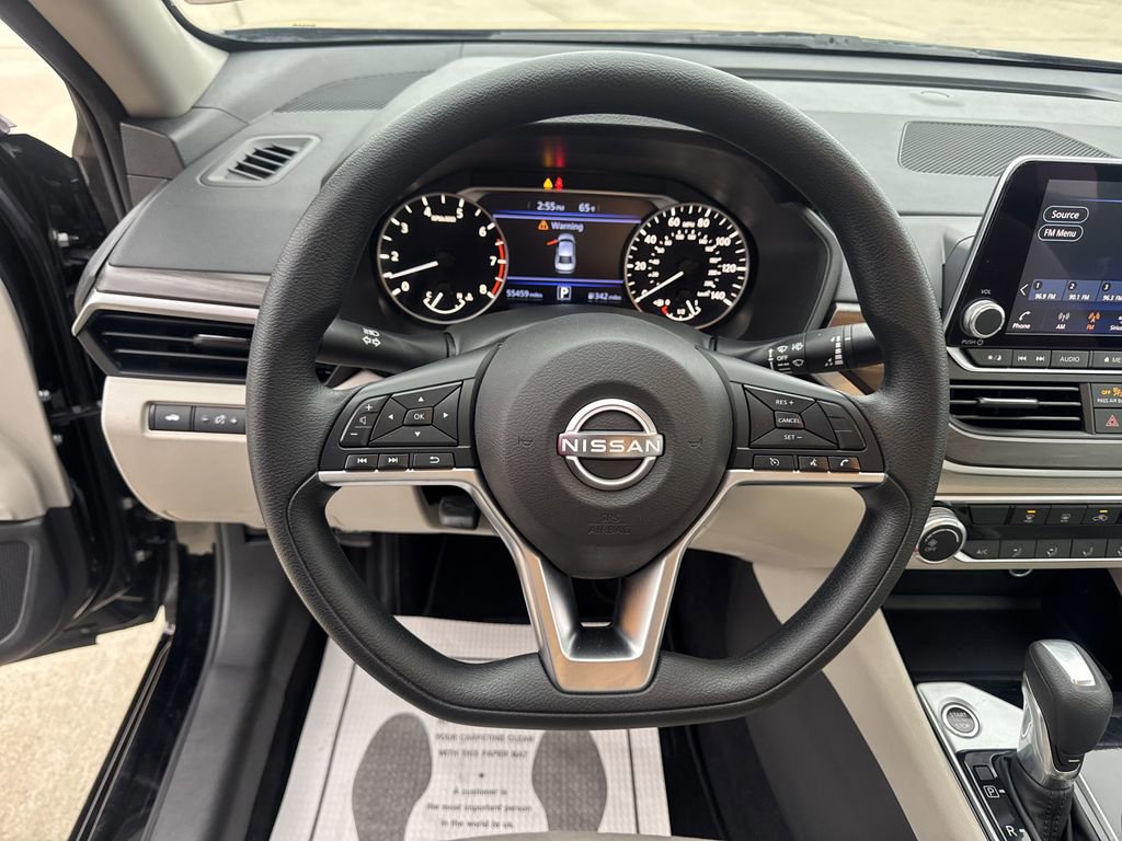 Used 2024 Nissan Altima 2.5 SV image 12