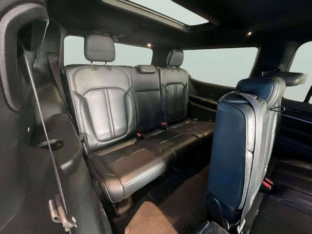 Used 2023 Jeep Wagoneer 4WD w/ Premium Group I image 24