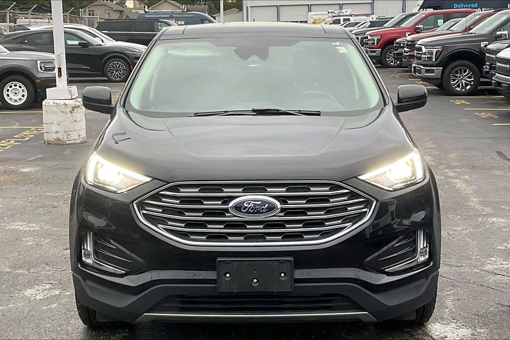 Certified 2022 Ford Edge SEL w/ Convenience Package AWD/4WD image 2