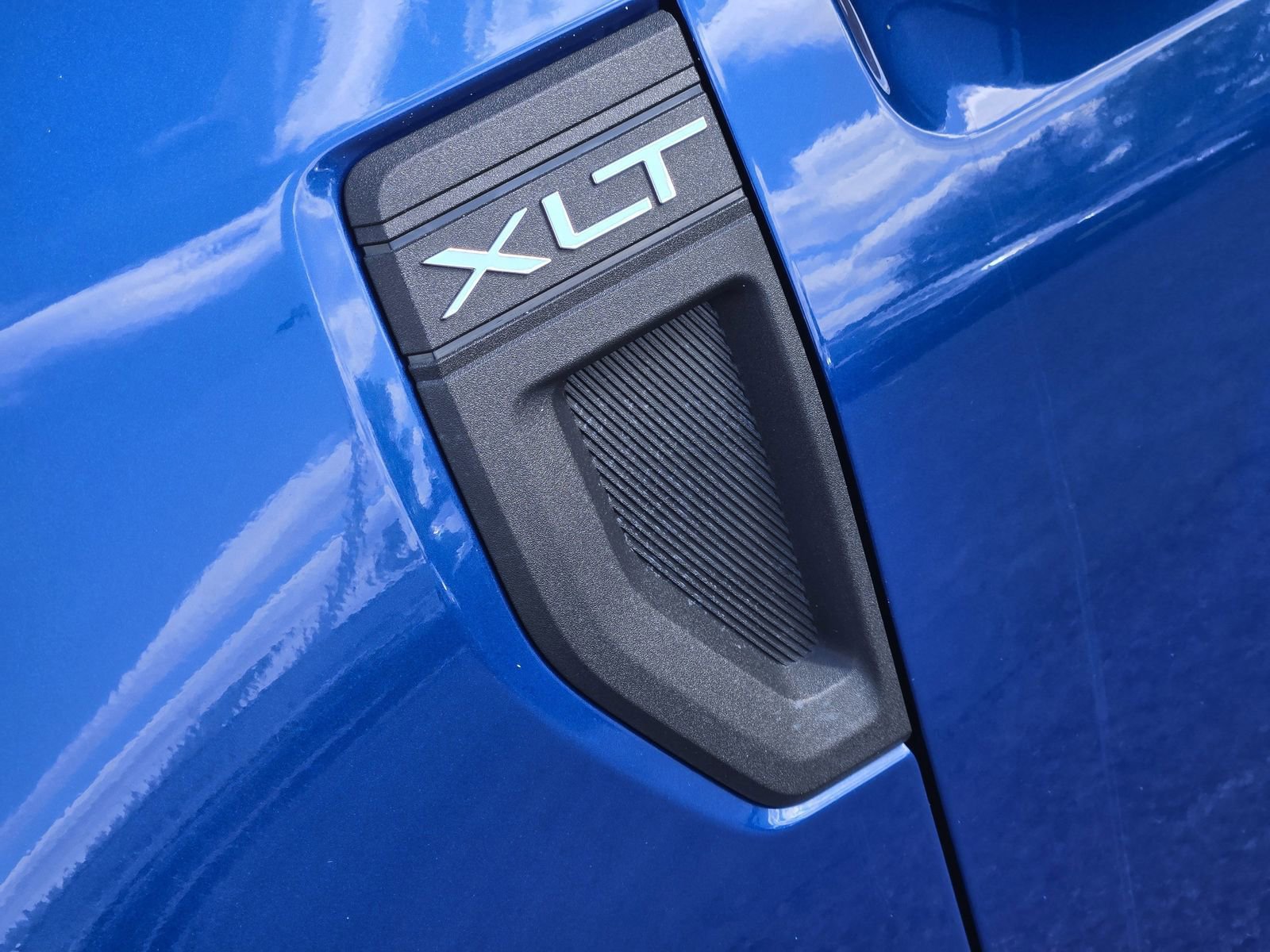 Certified 2024 Ford Maverick XLT w/ XLT Luxury Package image 11