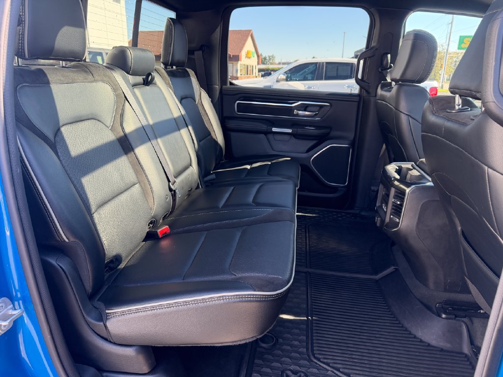 Used 2022 RAM 1500 Laramie AWD/4WD image 28