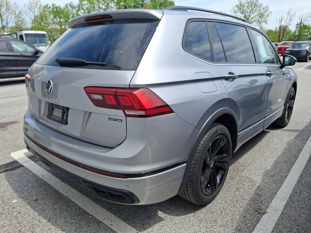Used 2024 Volkswagen Tiguan SE R-Line AWD/4WD image 7
