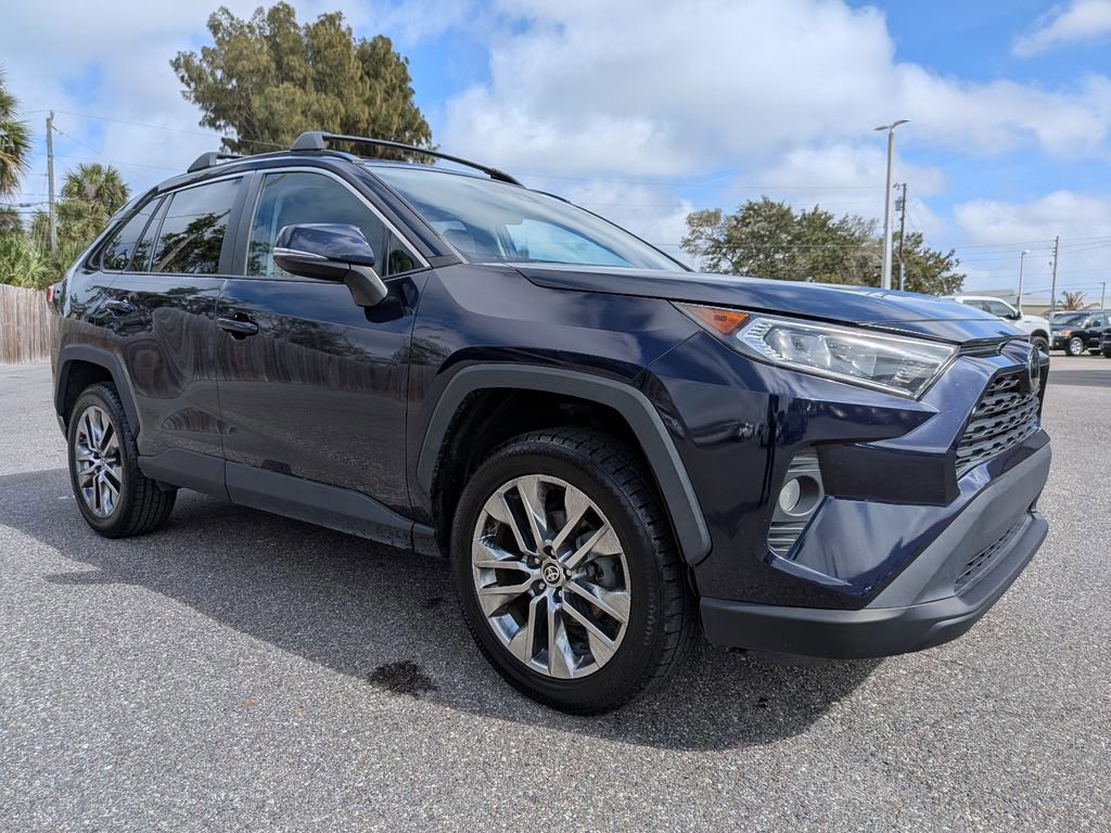 Used 2021 Toyota RAV4 XLE Premium image 8