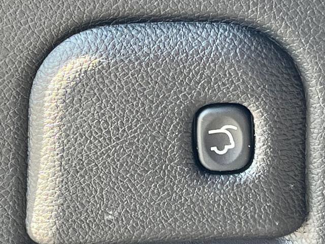 Used 2019 Jeep Grand Cherokee Altitude AWD/4WD image 27