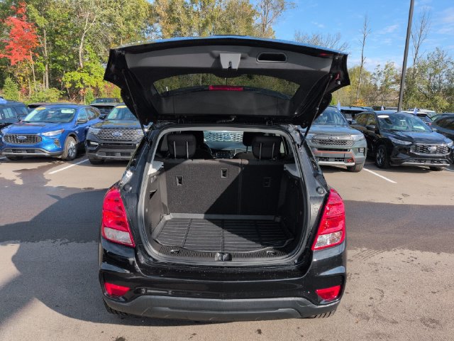 Used 2022 Chevrolet Trax LS w/ Tint and Cruise Package AWD/4WD image 18