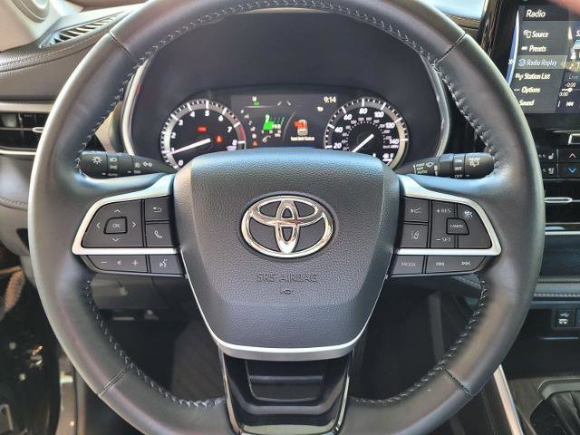 Used 2022 Toyota Highlander Platinum image 30