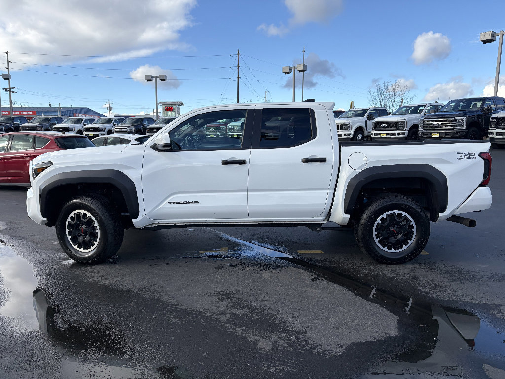 Used 2024 Toyota Tacoma TRD Off-Road AWD/4WD image 6