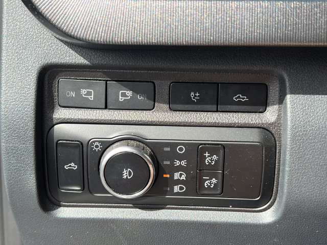 Certified 2024 Ford F250 Platinum w/ Tremor Off-Road Package AWD/4WD image 23