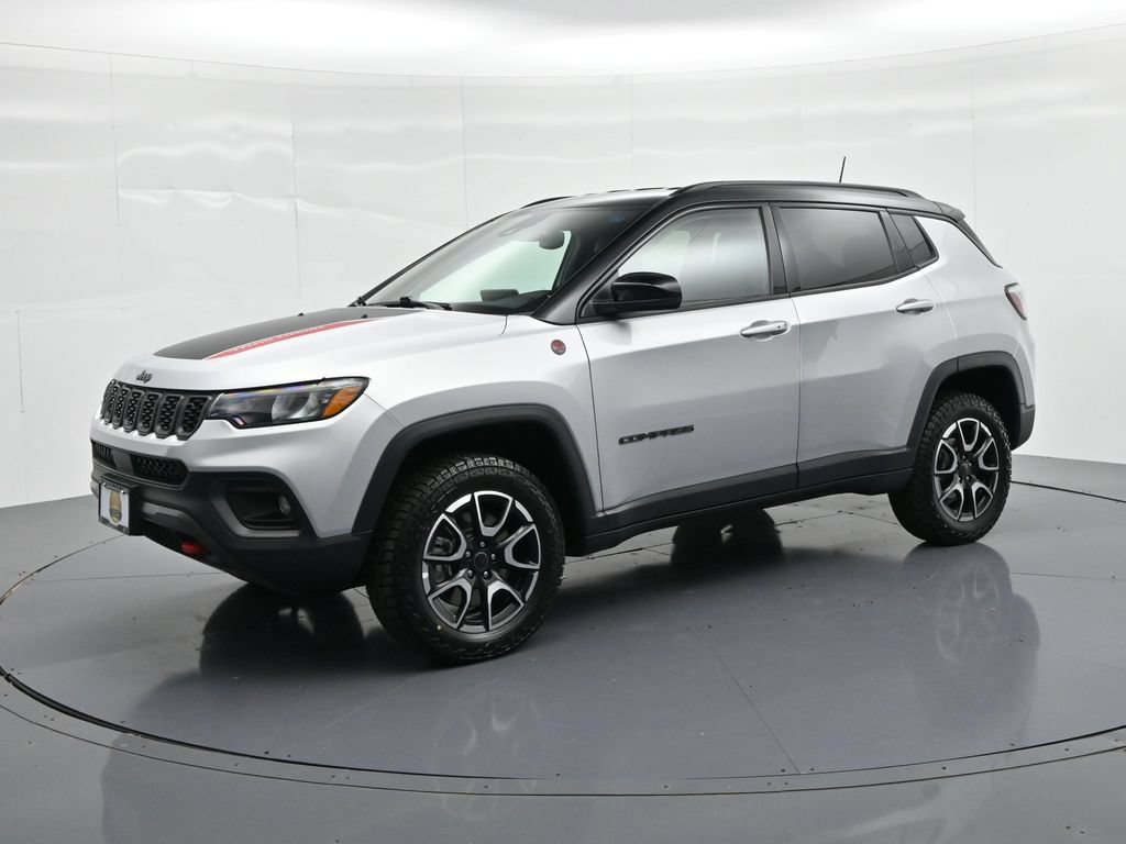 Used 2025 Jeep Compass Trailhawk AWD/4WD image 1