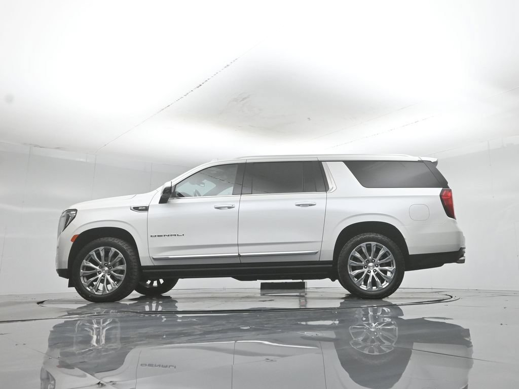 Used 2023 GMC Yukon XL Denali AWD/4WD image 54