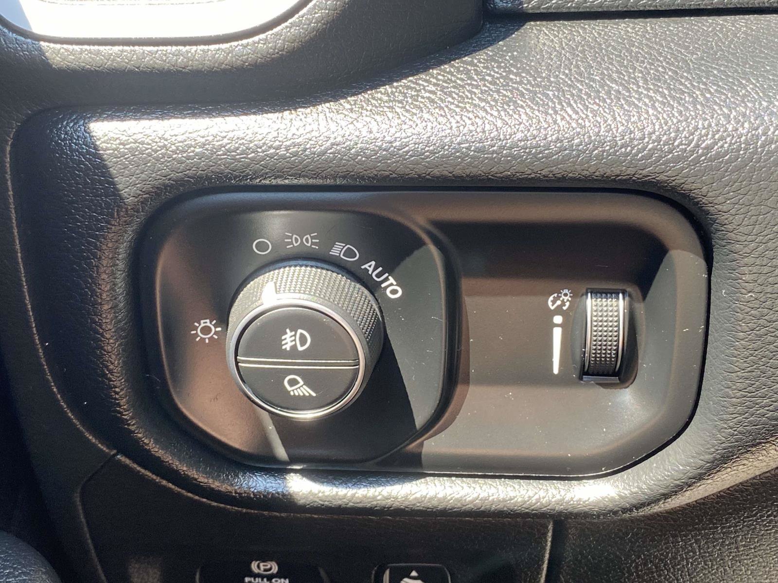 Used 2022 RAM 1500 Big Horn AWD/4WD image 19