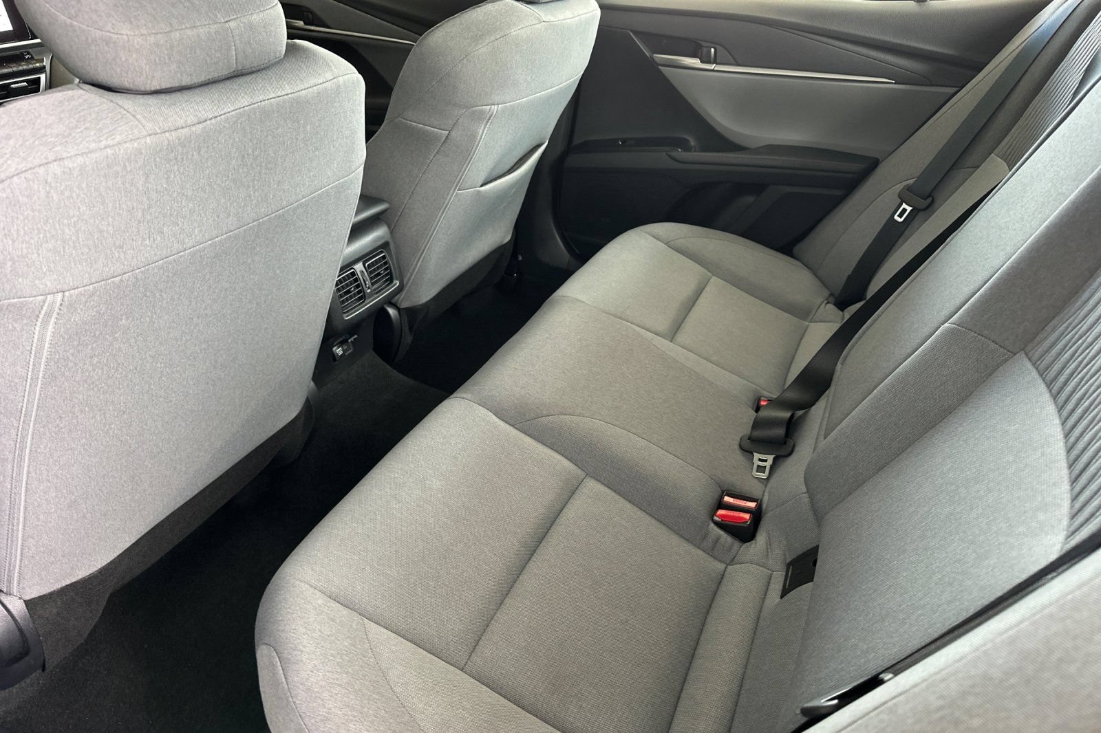 Used 2025 Toyota Camry LE FWD image 15