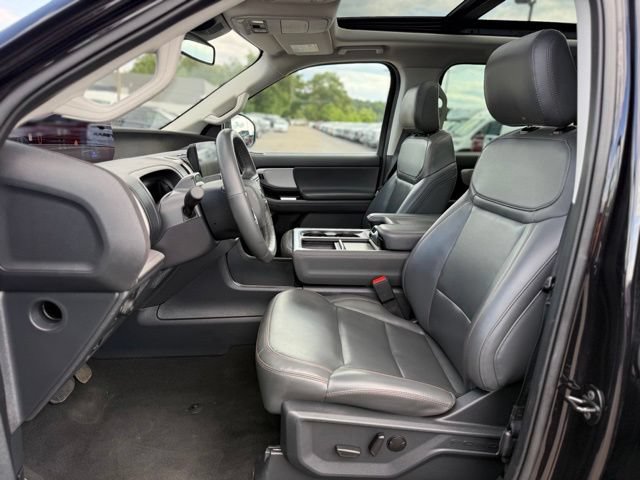 Certified 2025 Ford Expedition Active AWD/4WD image 15