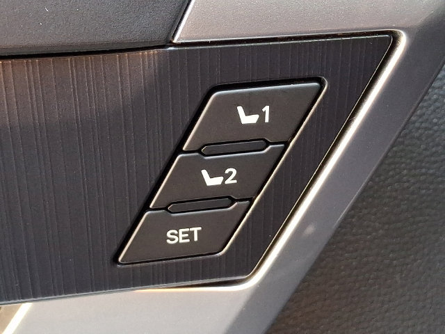 Used 2023 Toyota Sequoia Platinum AWD/4WD image 28