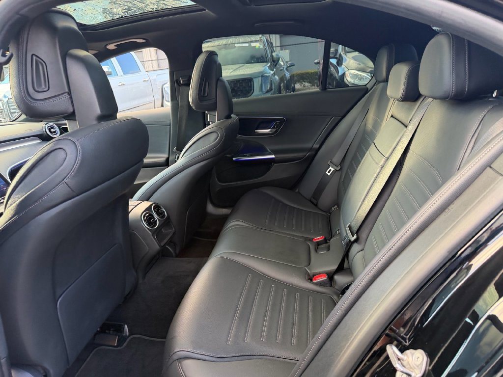 Used 2023 Mercedes-Benz C 300 Sedan image 11