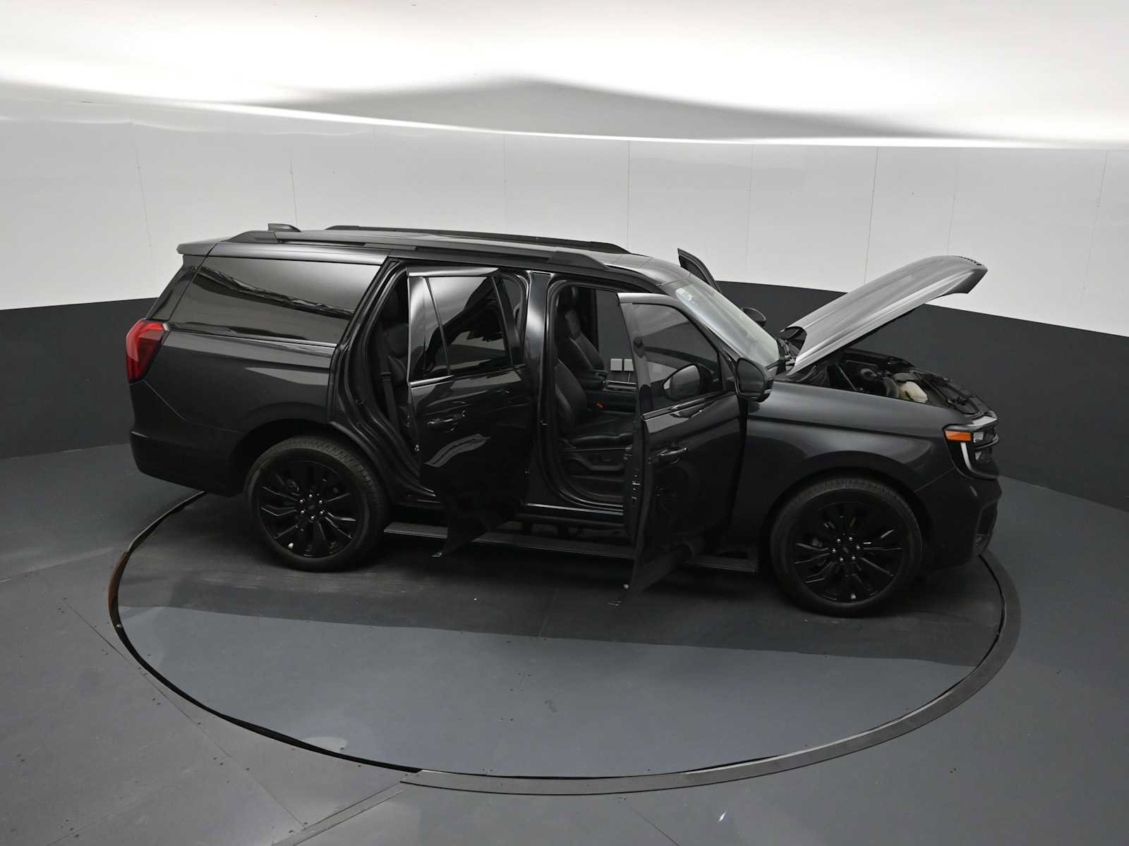 Certified 2025 Ford Expedition Platinum w/ Stealth Appearance Package AWD/4WD image 44