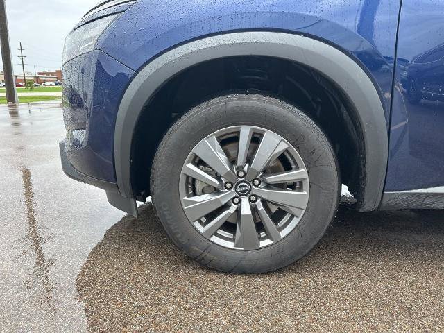 Used 2025 Nissan Pathfinder SV AWD/4WD image 18