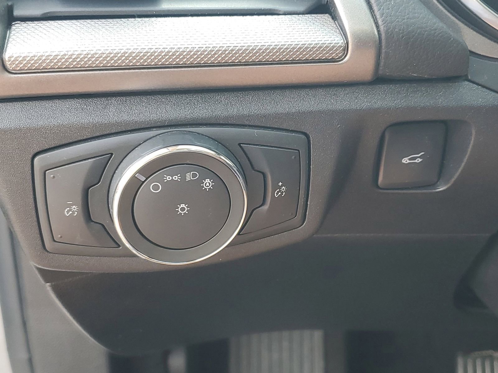 Certified 2020 Ford Fusion SE FWD image 29