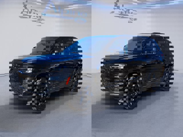 Used 2023 Jeep Grand Cherokee Altitude image 1