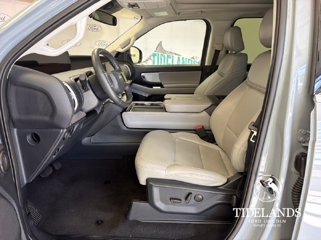 Certified 2025 Ford Expedition Active AWD/4WD image 11
