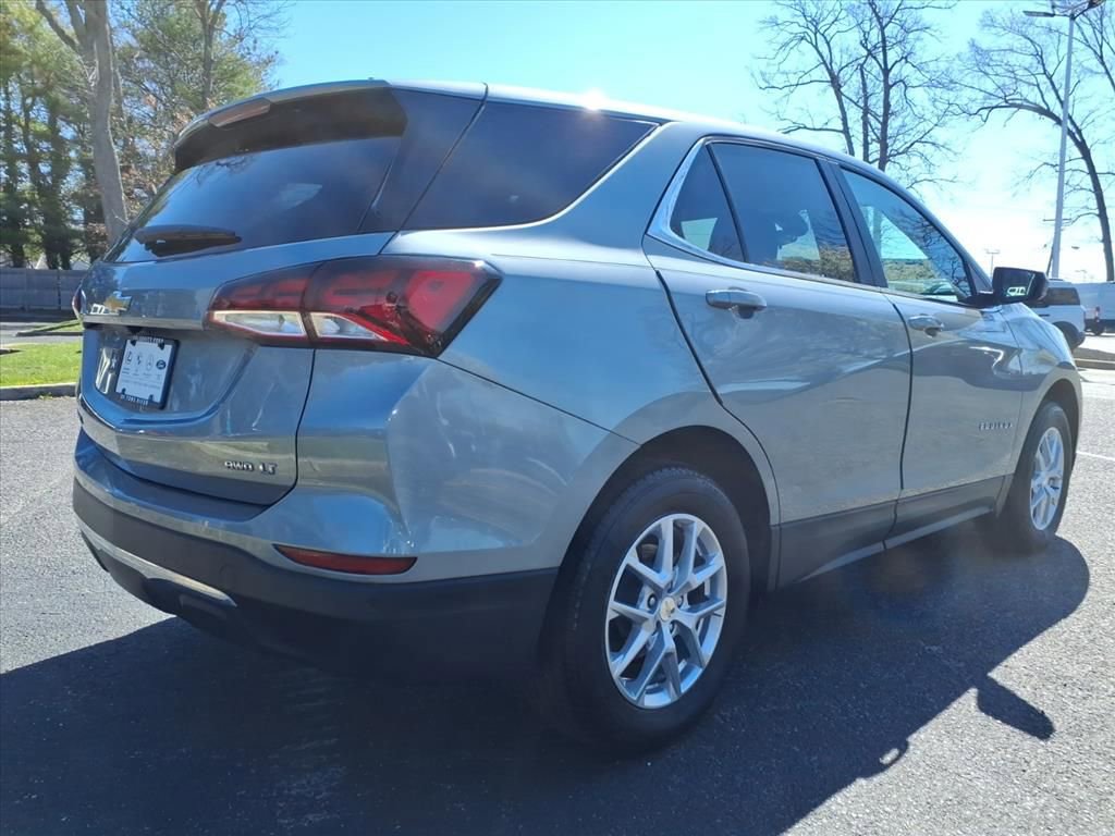 Used 2024 Chevrolet Equinox LT image 2