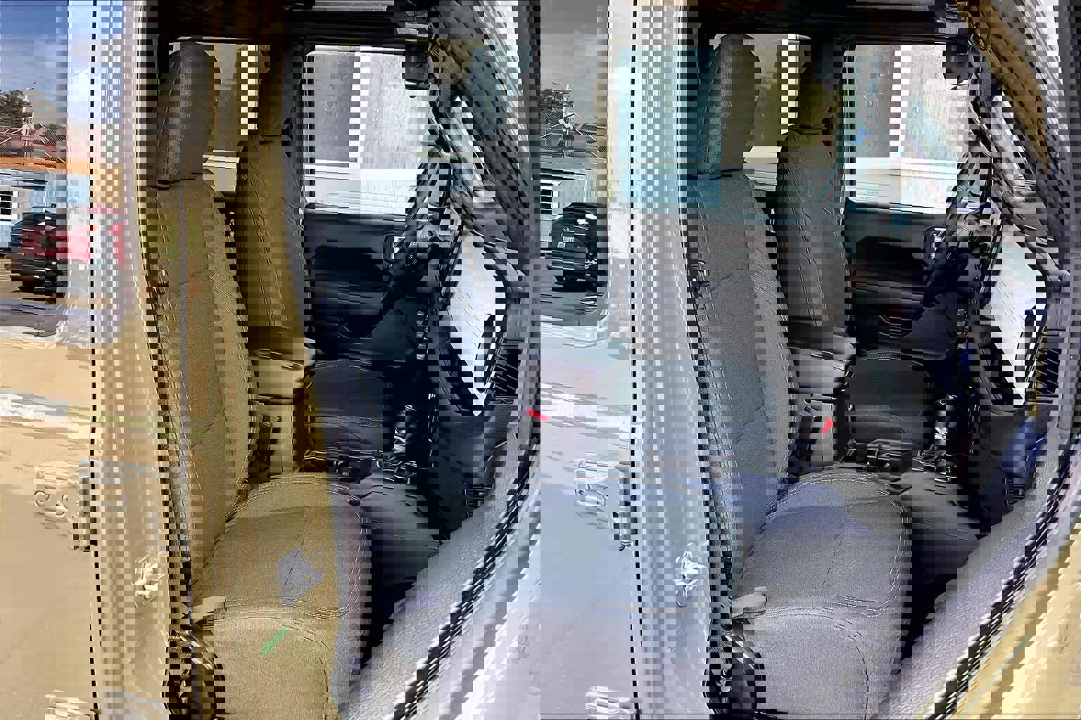 Used 2025 Jeep Wrangler Willys image 14