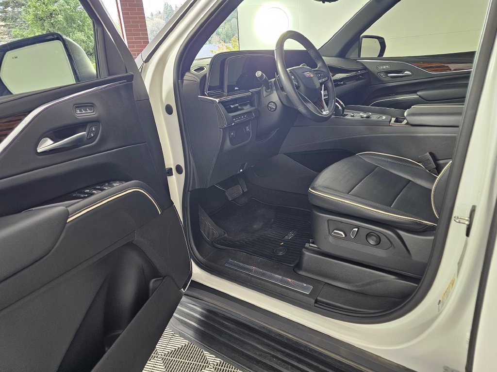 Used 2023 Cadillac Escalade Premium Luxury w/ LPO, Radiant Package AWD/4WD image 22