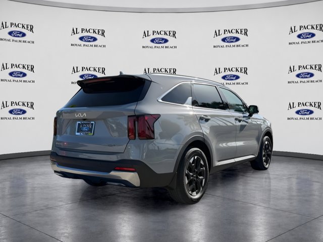 Used 2024 Kia Sorento S w/ Panoramic Sunroof Package FWD image 11