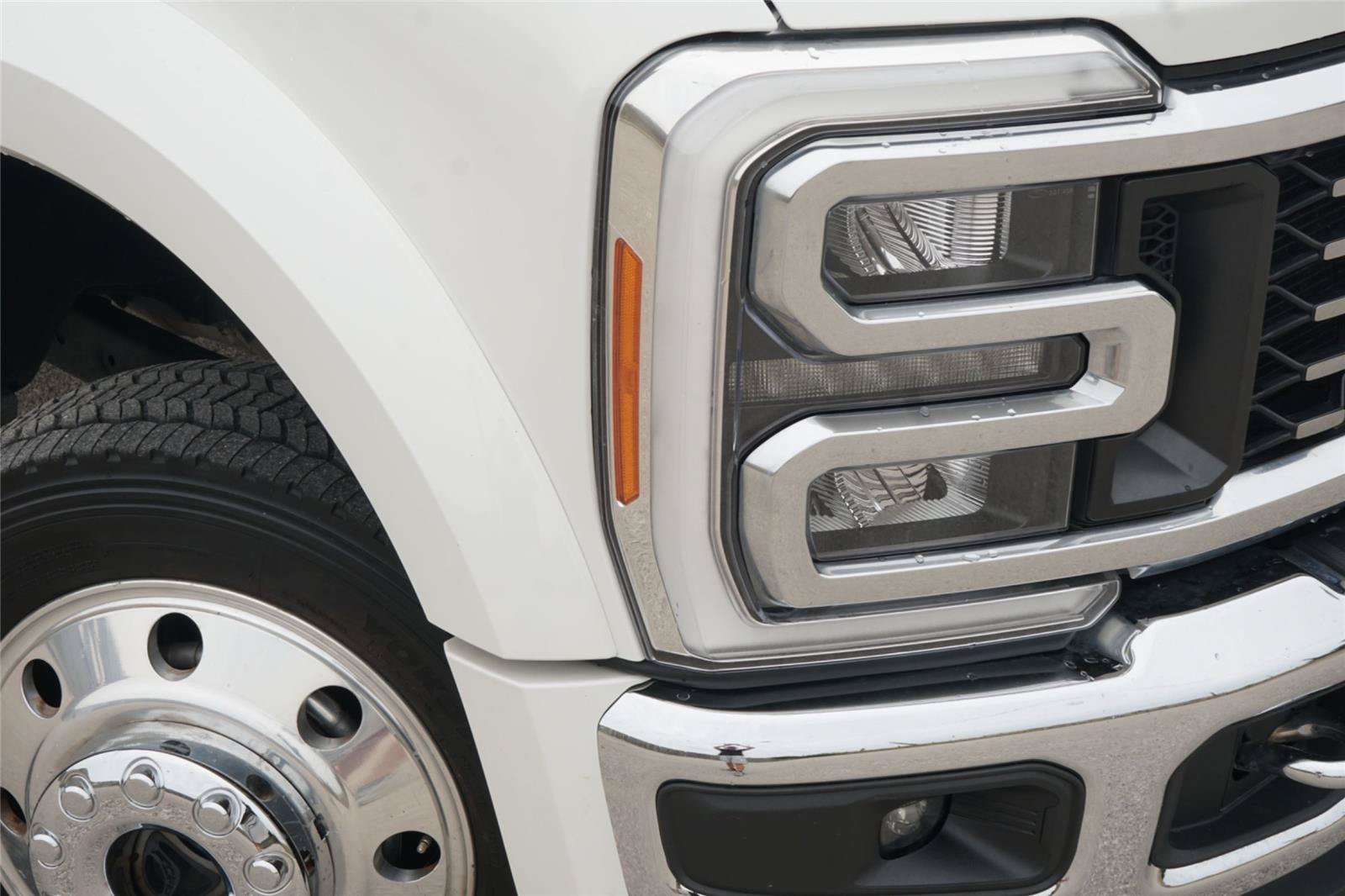 Certified 2023 Ford F450 Lariat w/ Lariat Ultimate Package AWD/4WD image 3