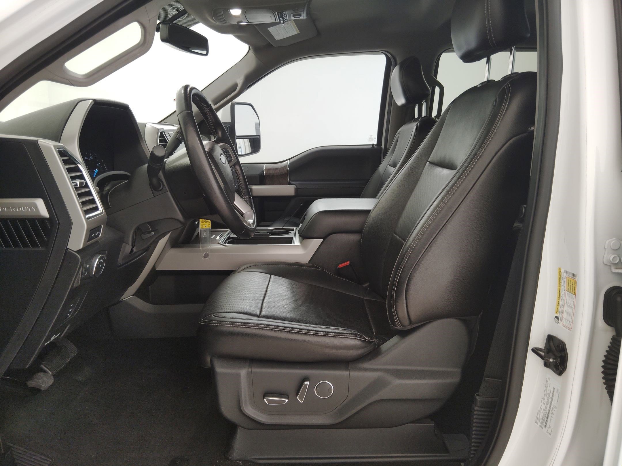 Certified 2017 Ford F250 Lariat w/ Lariat Value Package image 5