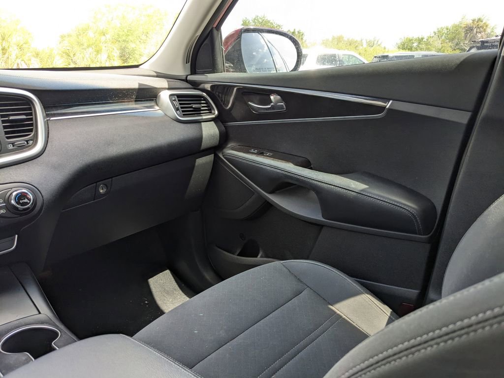 Used 2018 Kia Sorento LX image 17