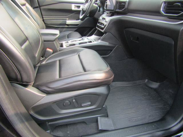 Certified 2023 Ford Explorer XLT w/ Equipment Group 202A AWD/4WD image 12