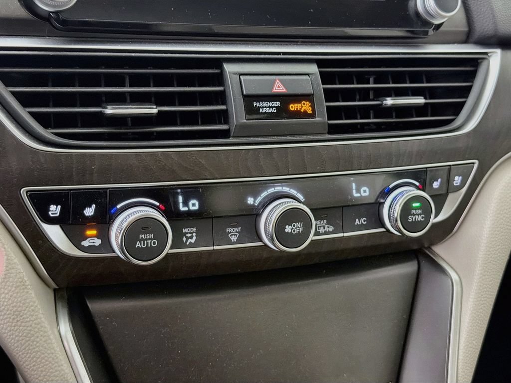 Used 2018 Honda Accord Touring image 19