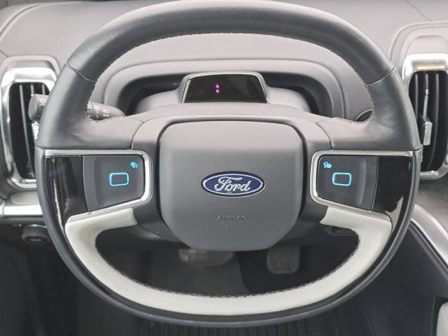 Certified 2025 Ford Expedition Platinum w/ Driver's Package image 17