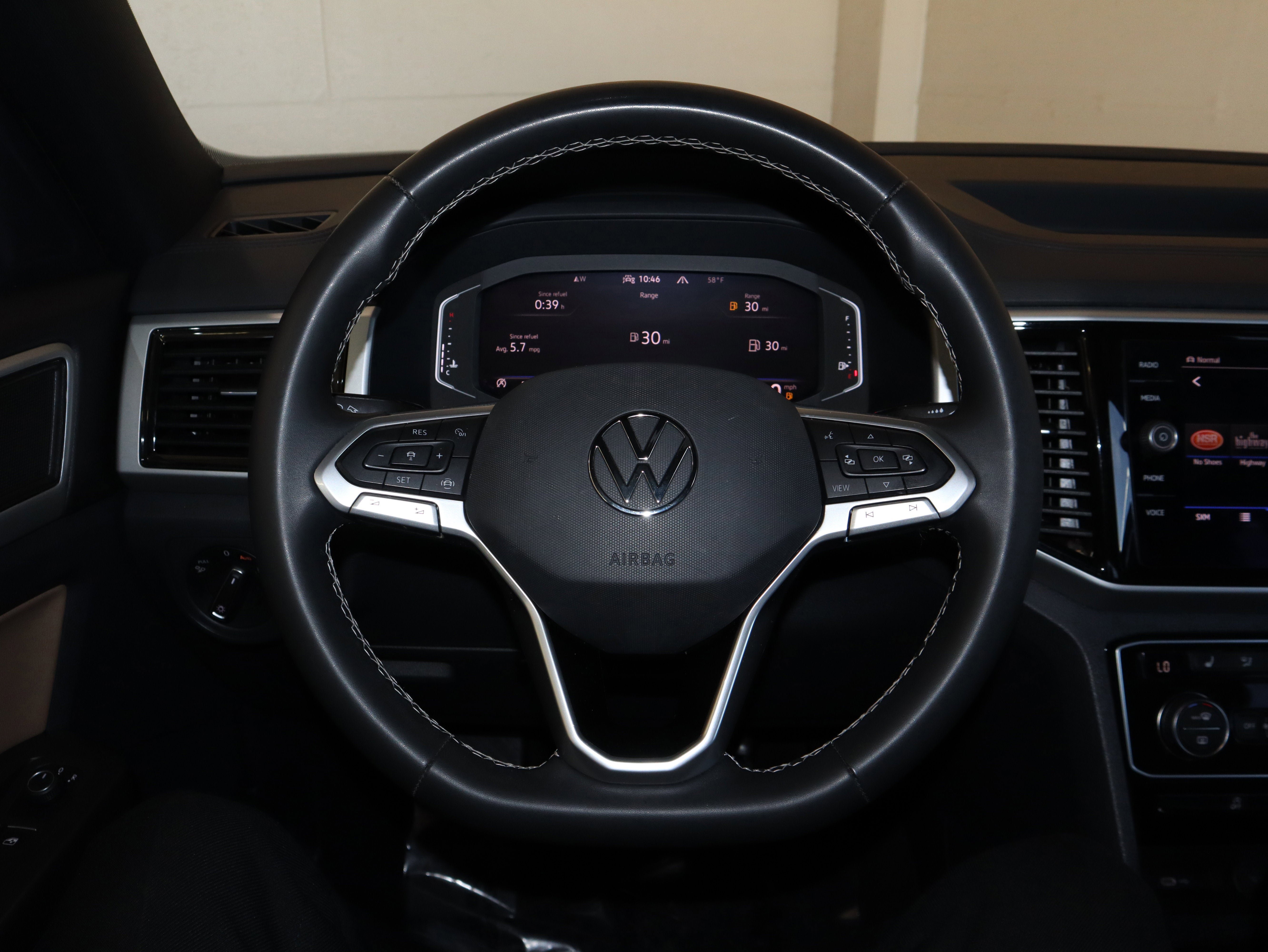Used 2022 Volkswagen Atlas Cross Sport SE AWD/4WD image 24