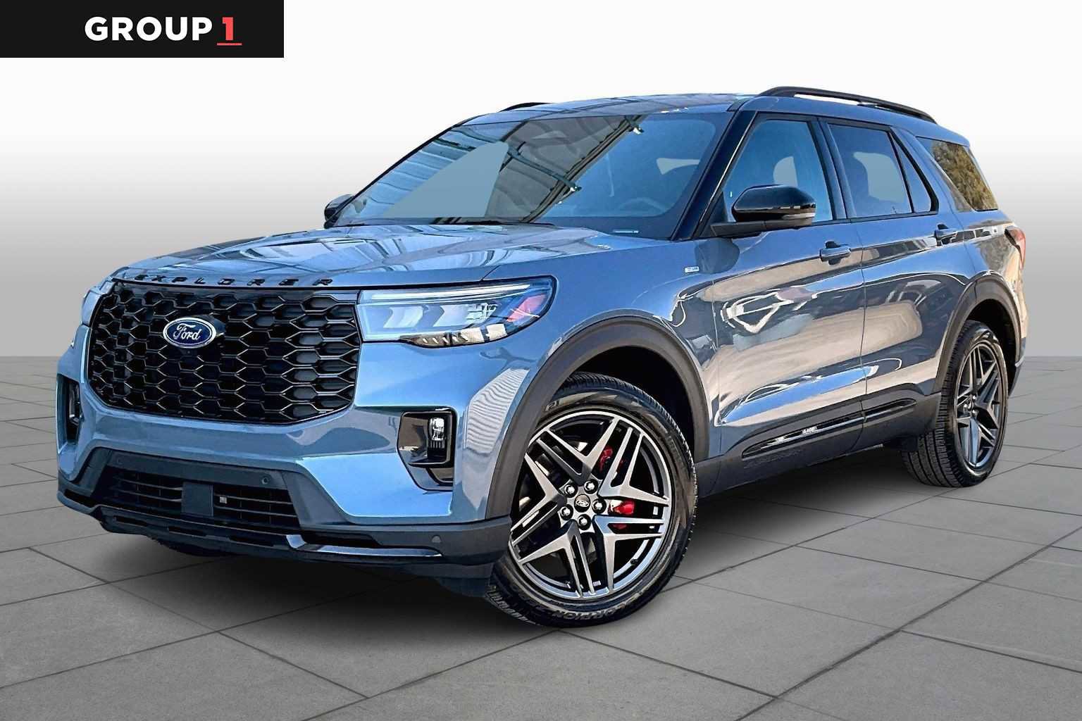 Certified 2025 Ford Explorer ST-Line w/ Premium Package image 5