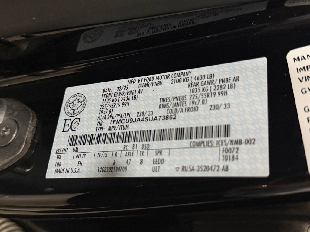 Certified 2025 Ford Escape Platinum AWD/4WD image 38