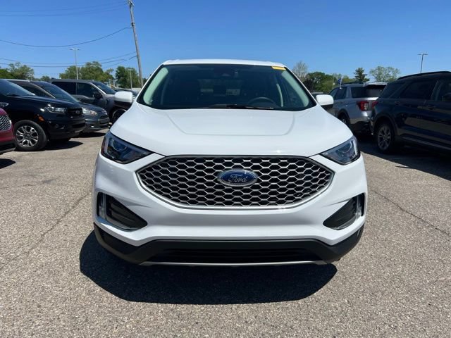 Certified 2024 Ford Edge SEL w/ Convenience Package AWD/4WD image 2