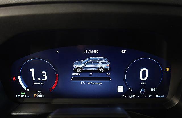 Certified 2025 Ford Explorer ST-Line w/ Premium Package image 15