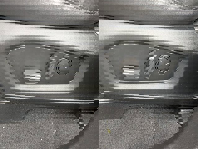 Certified 2022 Ford Explorer XLT w/ Equipment Group 202A image 15